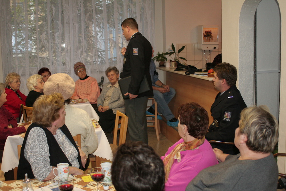 Beseda seniorů s policií ČR