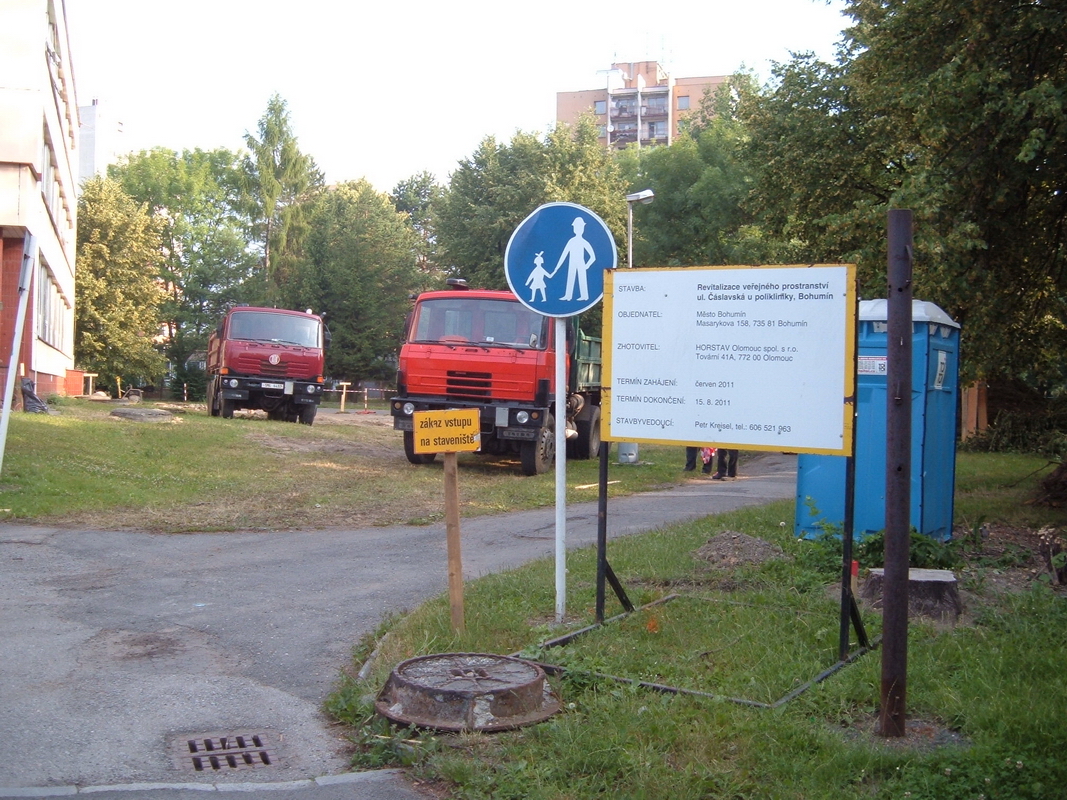 Budování parkoviště u polikliniky