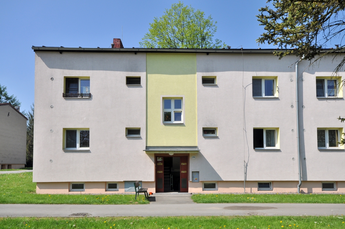 Budovatelská 296