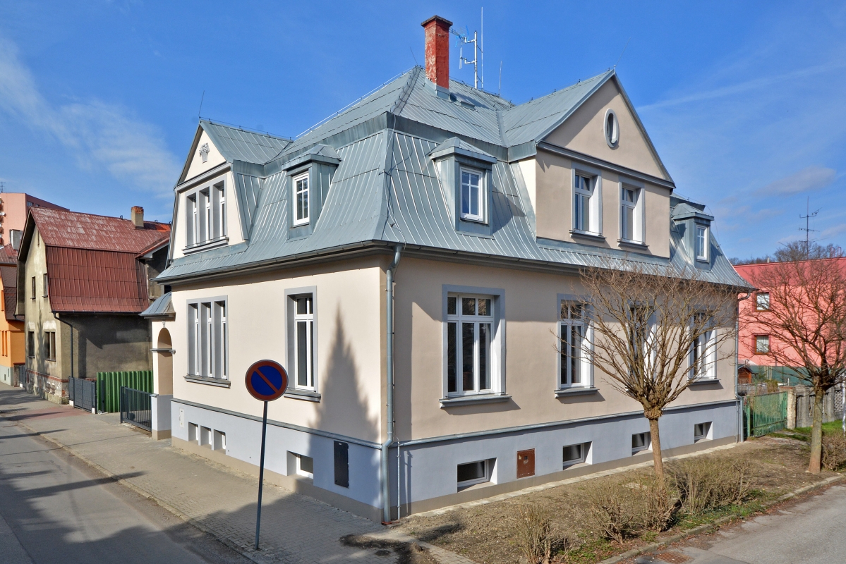 Husova 559