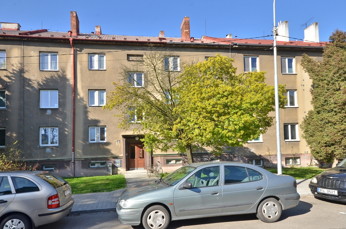 Husova 561
