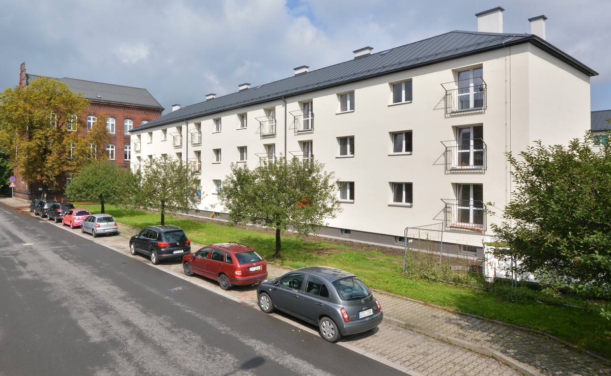 Husova 915