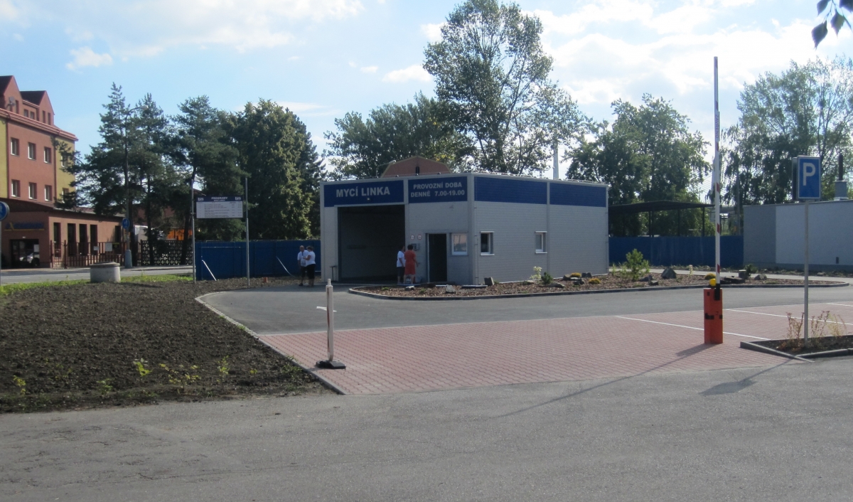 Mycí linka automobilů
