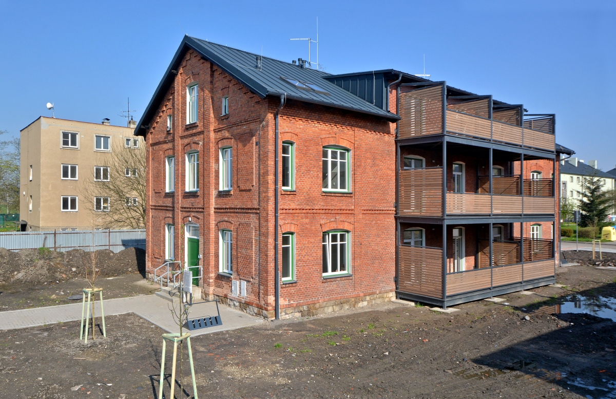 Červená kolonie 383