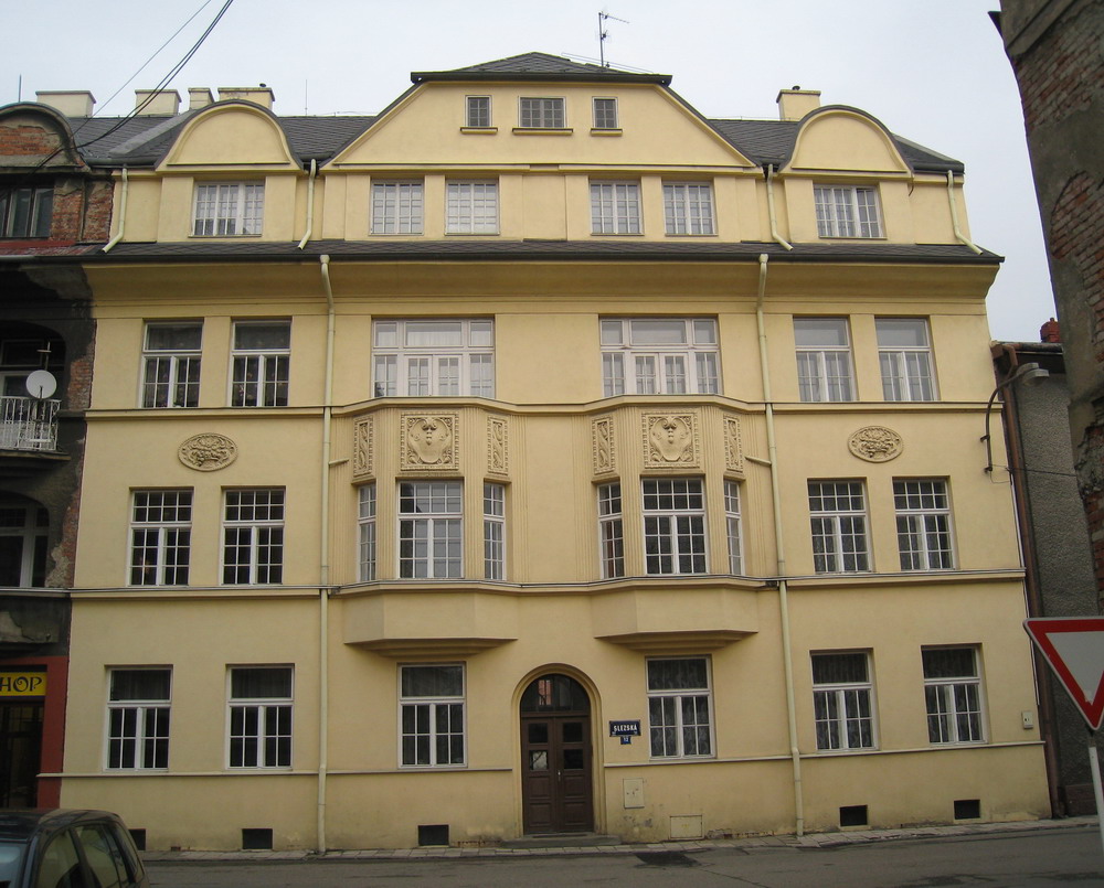 Slezská 12