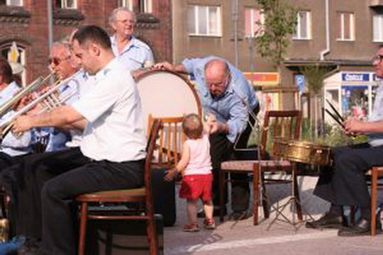 Dechovka zahraje seniorům na náměstí