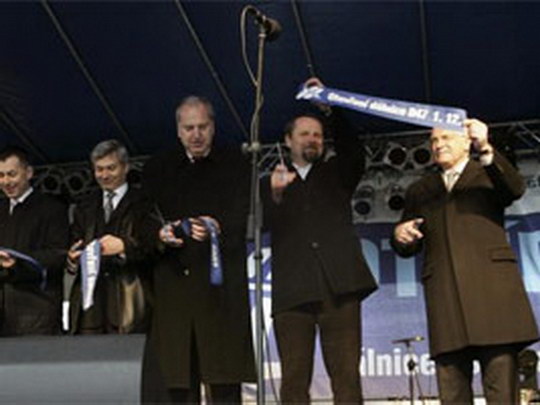 Po dálnici jezdí do Bohumína první automobily