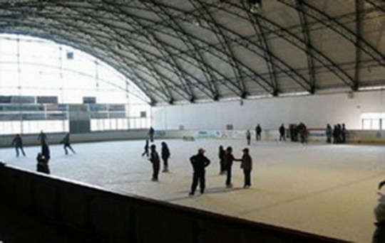 Ledová plocha na zimním stadionu od října