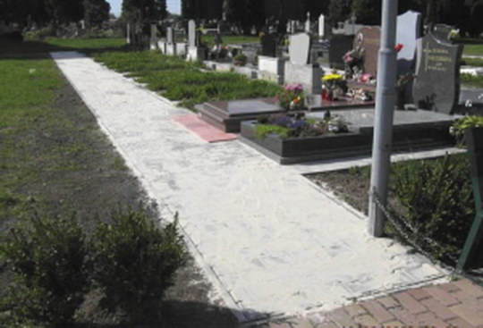 Nové chodníky na starobohumínském hřbitově