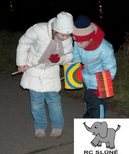 Bohumínem projdou pestrobarevné lampiony