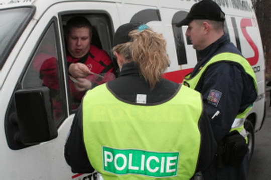 Policisté odhalili mladou řidičku, která usedla za volant  pod vlivem psychotropních látek