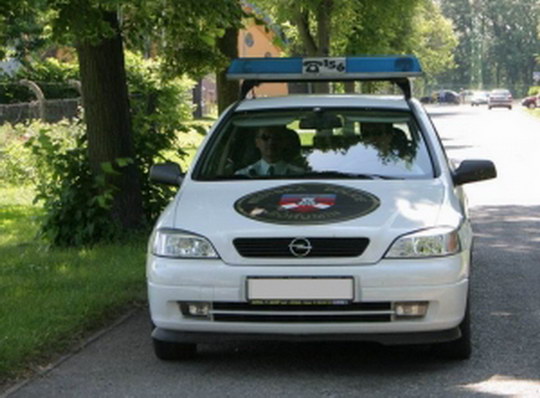 Strážníci dnes ráno zadrželi kousek od školy muže, který s vozidlem jel pod vlivem drog