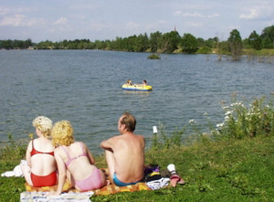 Záchranáři varují: při koupání ve vodních nádržích a plochách buďte maximálně opatrní