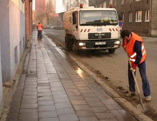 Kraj vloží do pravidelného čištění komunikací 12 milionů korun, čistit se bude i v Bohumíně