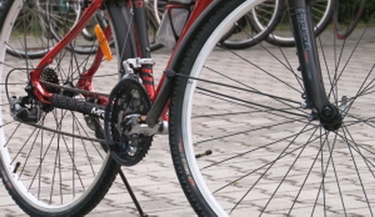 Nový televizní seriál cyklistům poradí, jak se správně chovat na cyklostezkách i v silničním provozu