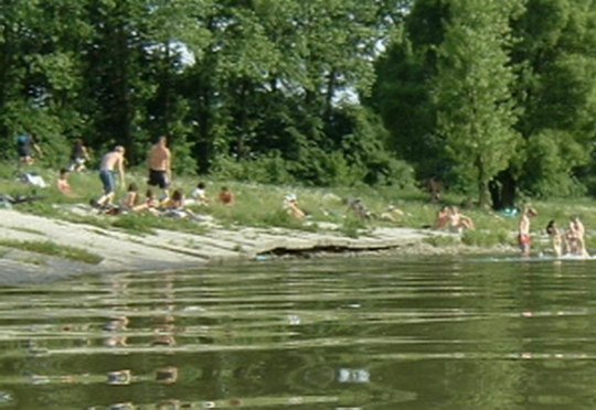 Návštěvníkům pláže Kališova jezera bude nově k dispozici veřejná toaleta