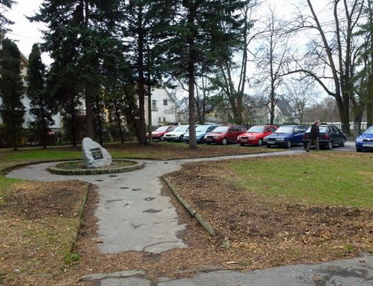 Zahradníci ve Starém Bohumíně regenerují Parčík zakladatelů nemocnice