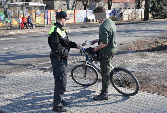 Opilí cyklisté ohrožují sami sebe a také svou peněženku