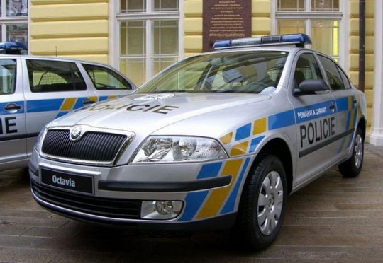 19letý mladík přepadával a okrádal starší ženy jako smyslu zbavený, skončil v cele