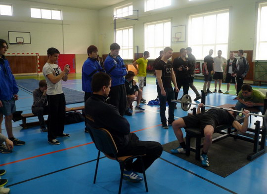 Středoškoláci se v silovém čtyřboji předvedli v mimořádné formě, postupují do finále