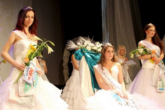 Miss Bohumína 2013 je šestnáctiletá Klára Čermáková z Pudlova