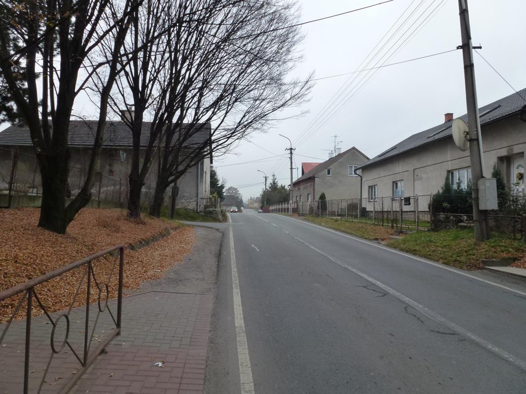 Chodník včetně statického zajištění domu - ulice Bezručova - Záblatí