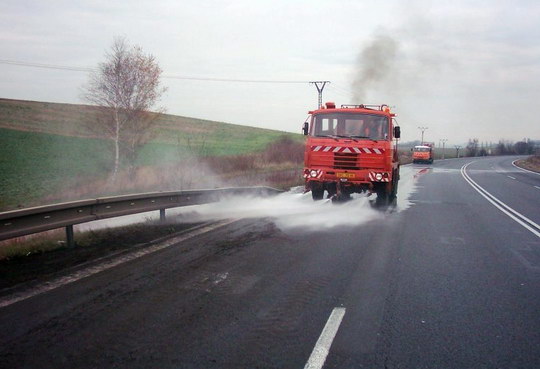 Krajské silnice také v Bohumíně čistí vozy silničářů častěji, kraj snižuje prašnost
