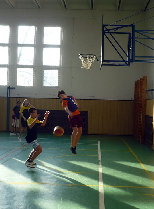 Městské kolo v basketbalu vyhráli kluci z Benešovky