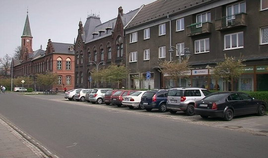 Přibyla další místa s časově omezeným parkováním