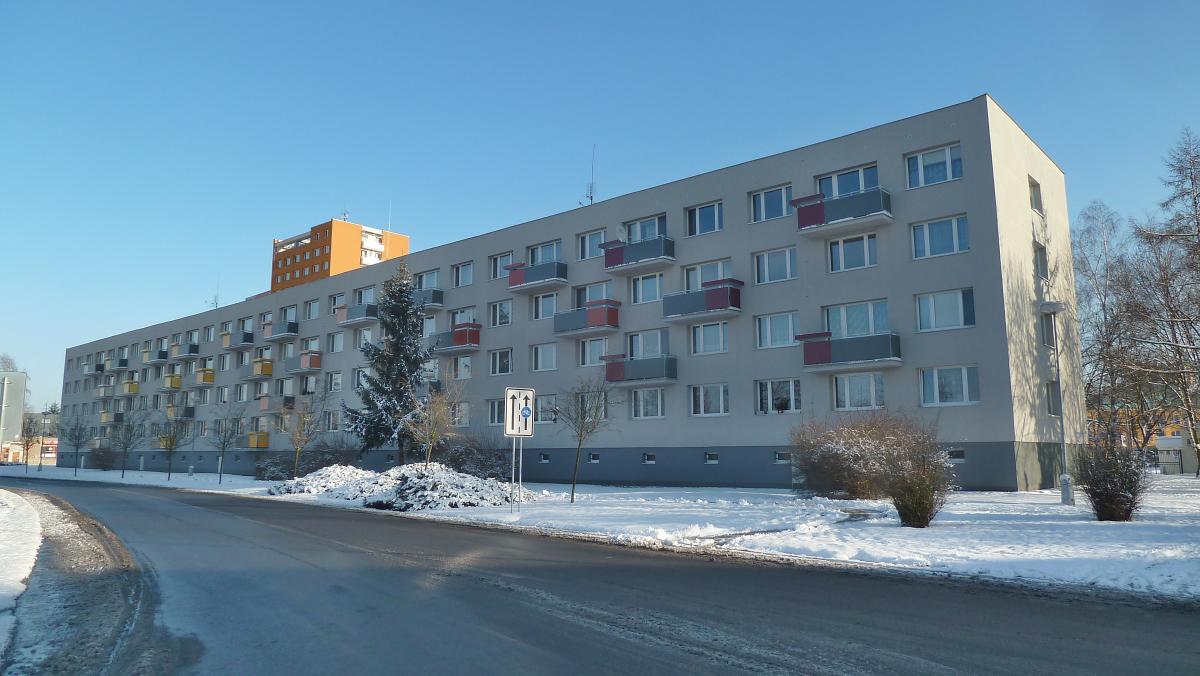 Zateplený městský dům v ulici Osvoboditelů dostal i nové balkóny