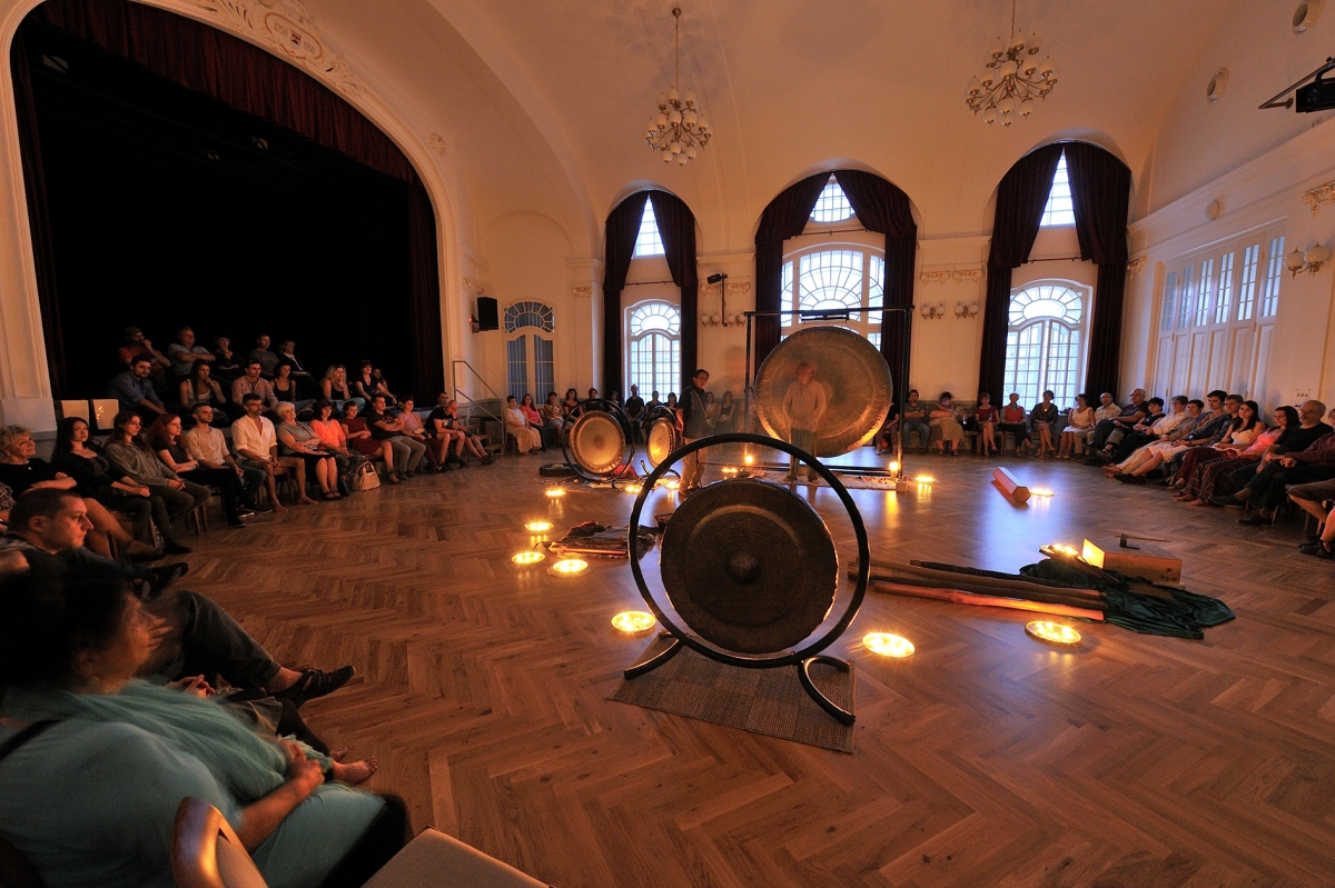 Výprava 2015 aneb obří gongy, didgeridoo a navažské flétny