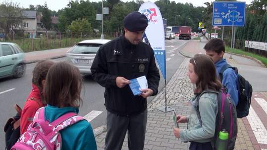 Bezpečně na přechodu aneb Zebra se za Tebe nerozhlédne