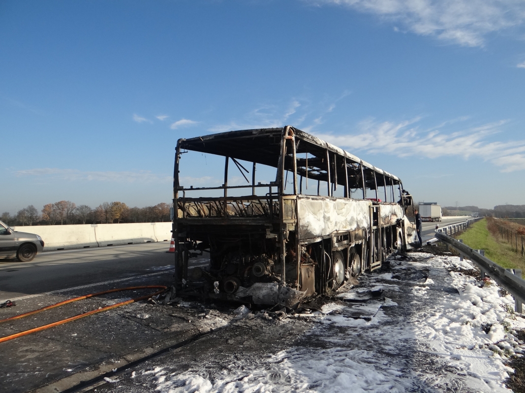 Požár polského autobusu na dálnici D1 u Polska se škodou 3 miliony korun