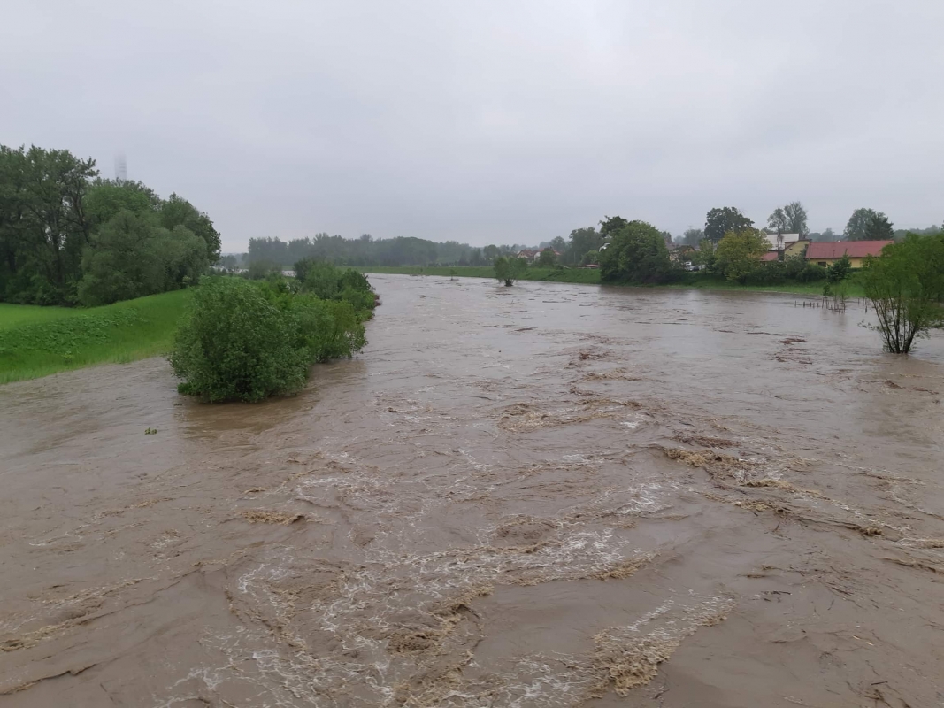 Vydatný déšť v kraji zvedá hladiny řek