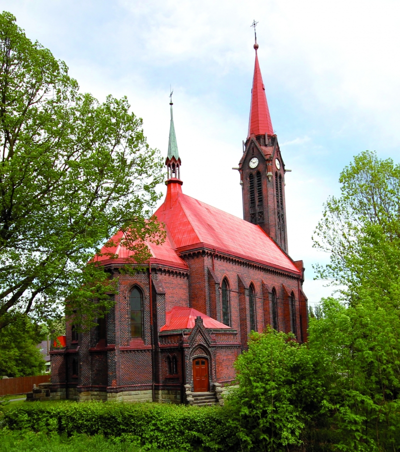 8. Farní kostel St. Kateřiny Alexandrijské a Sv. Jakuba st. ve Vrbici