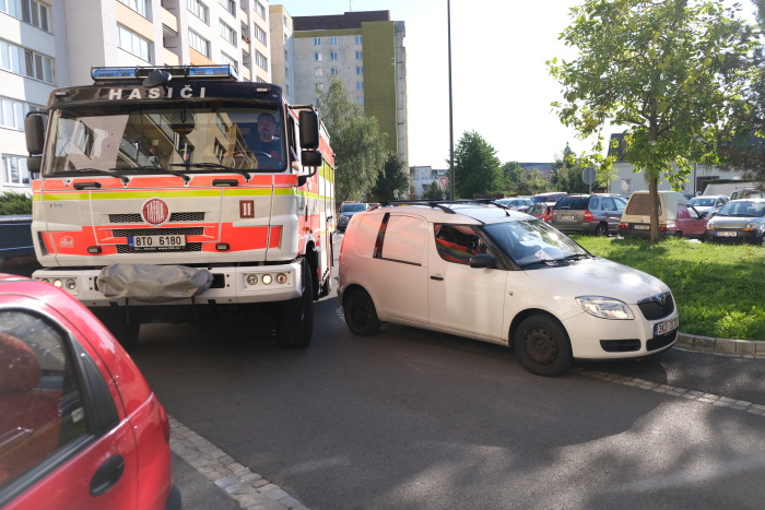 Hasiči v kraji kontrolovali průjezdnost několika městy, na sídlištích opět mizérie