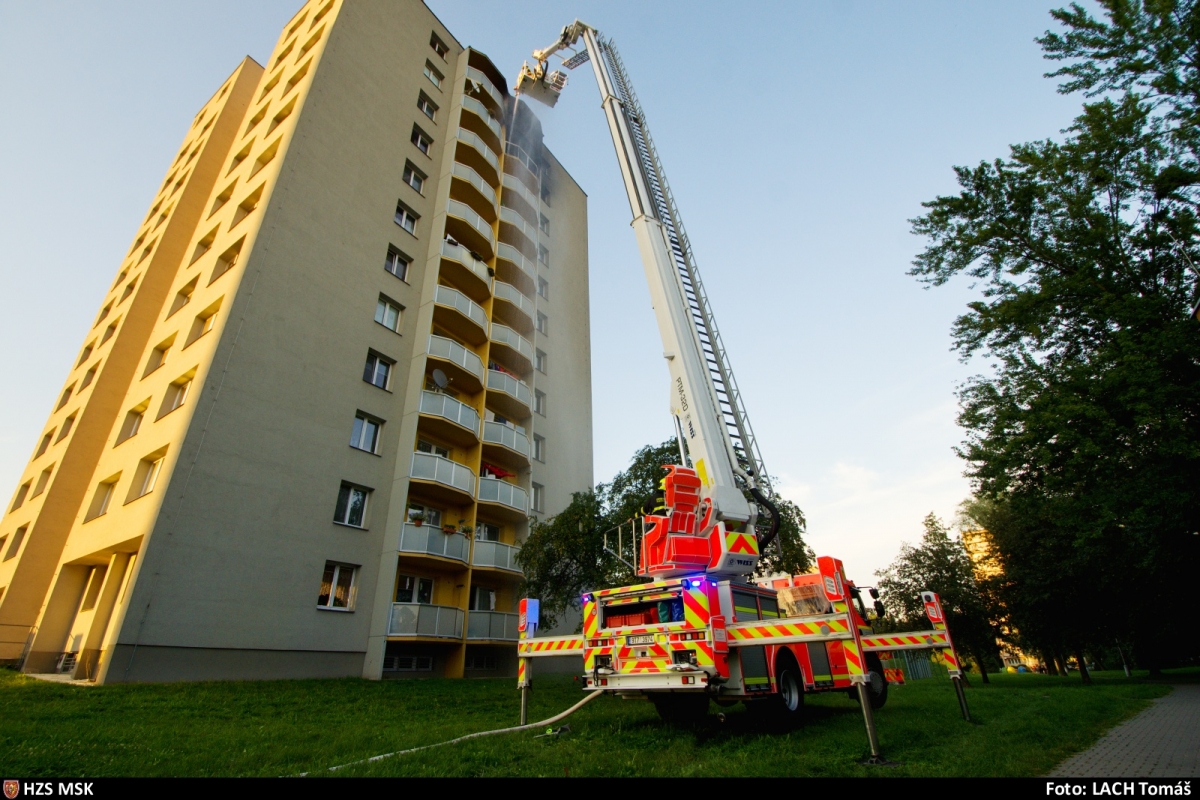 Jsem nájemníkem požárem zasaženého paneláku Nerudova 1158