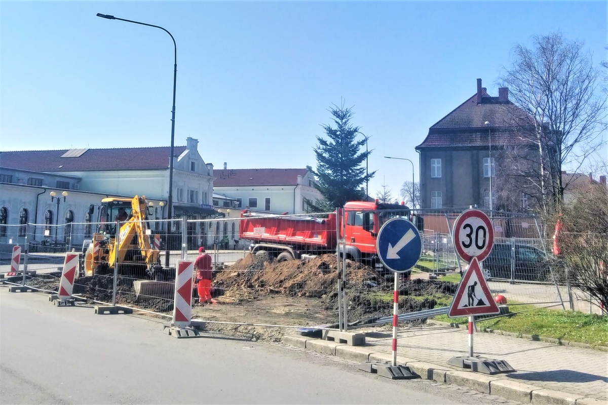 V Bohumíně začala stavba přestupního uzlu, před vlakovým nádražím dojde k omezení dopravy