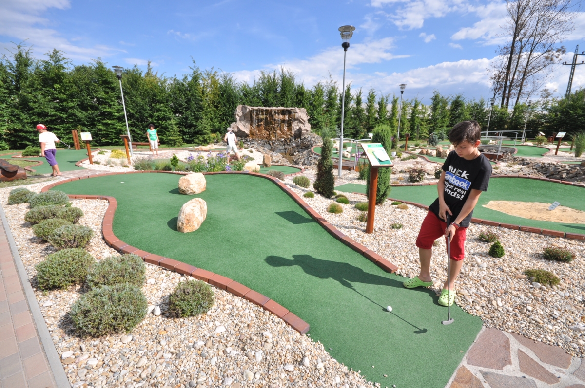 Jamky čekají, Bospor od 1. května otevírá Adventure golf