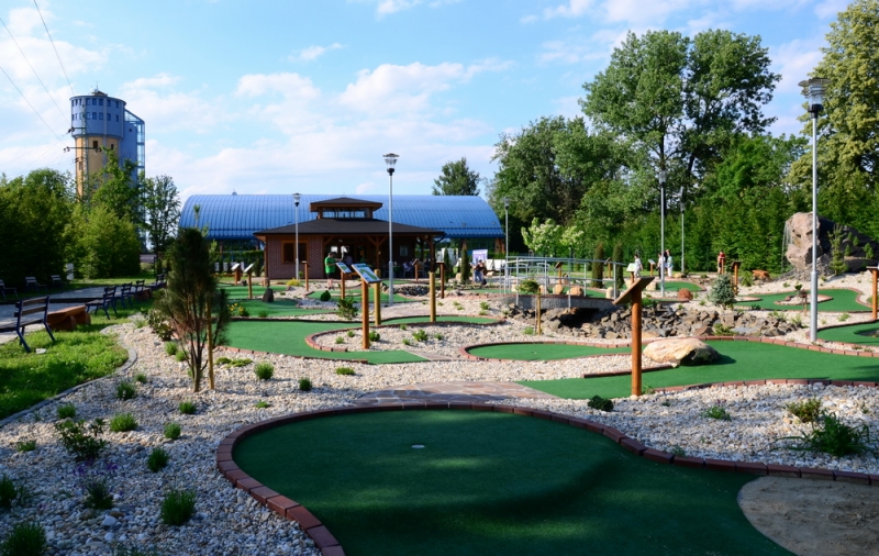 Adventure golf v Bohumíně zahájil sezónu, nabízí 18 drah