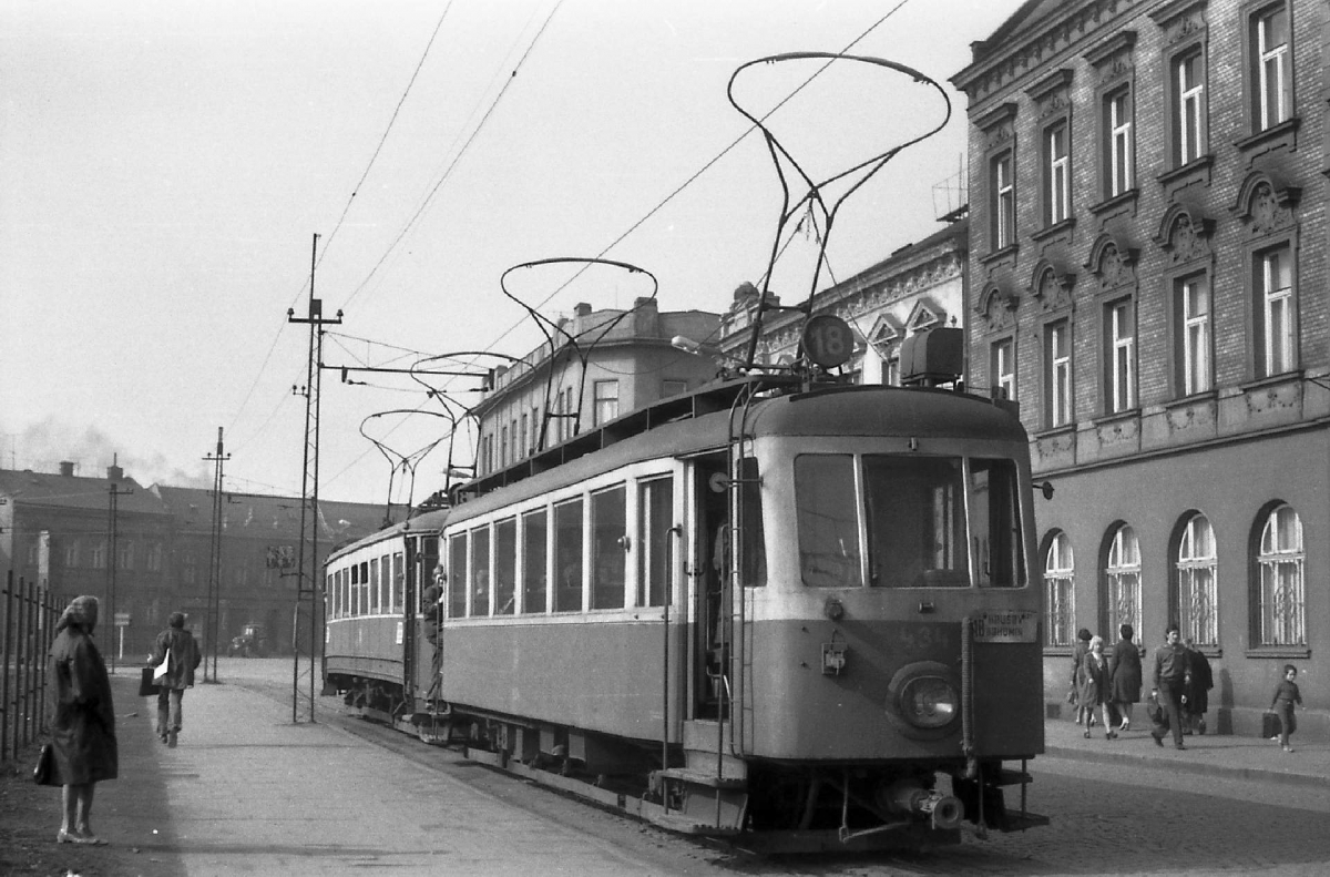5 - Zastávka Kostelní ulice (památník)