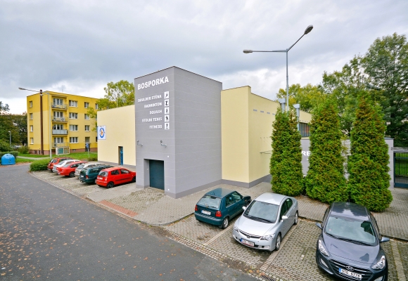 Parkovací plochy v centru města projdou letní očistou