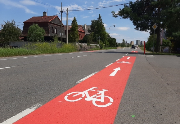 Pruhy pro cyklisty i parkoviště, Bohumín obnovuje vodorovná značení