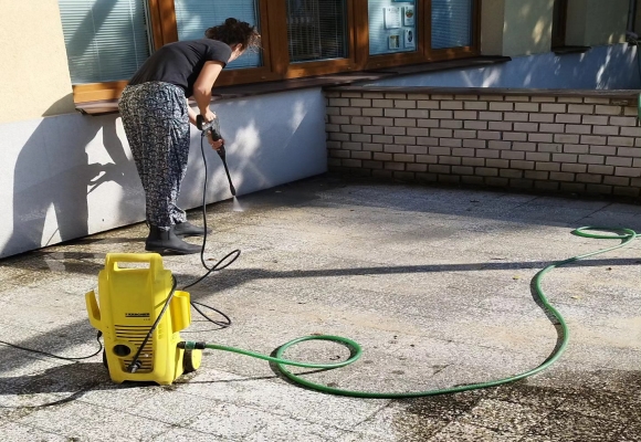 Přízemí centra rodiny Bobeš vyplavila voda, terasa a venkovní atrakce jsou v provozu