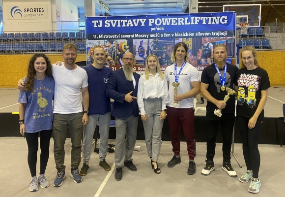 Zlato a stříbro z mistrovství regionu v klasickém silovém trojboji