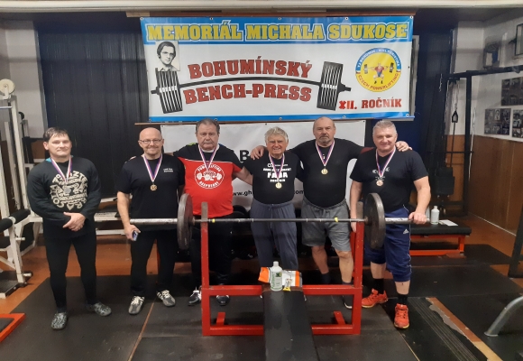 Dvanáctý Memoriál Michala Sdukose v benchpressu ovládl Erich Koch