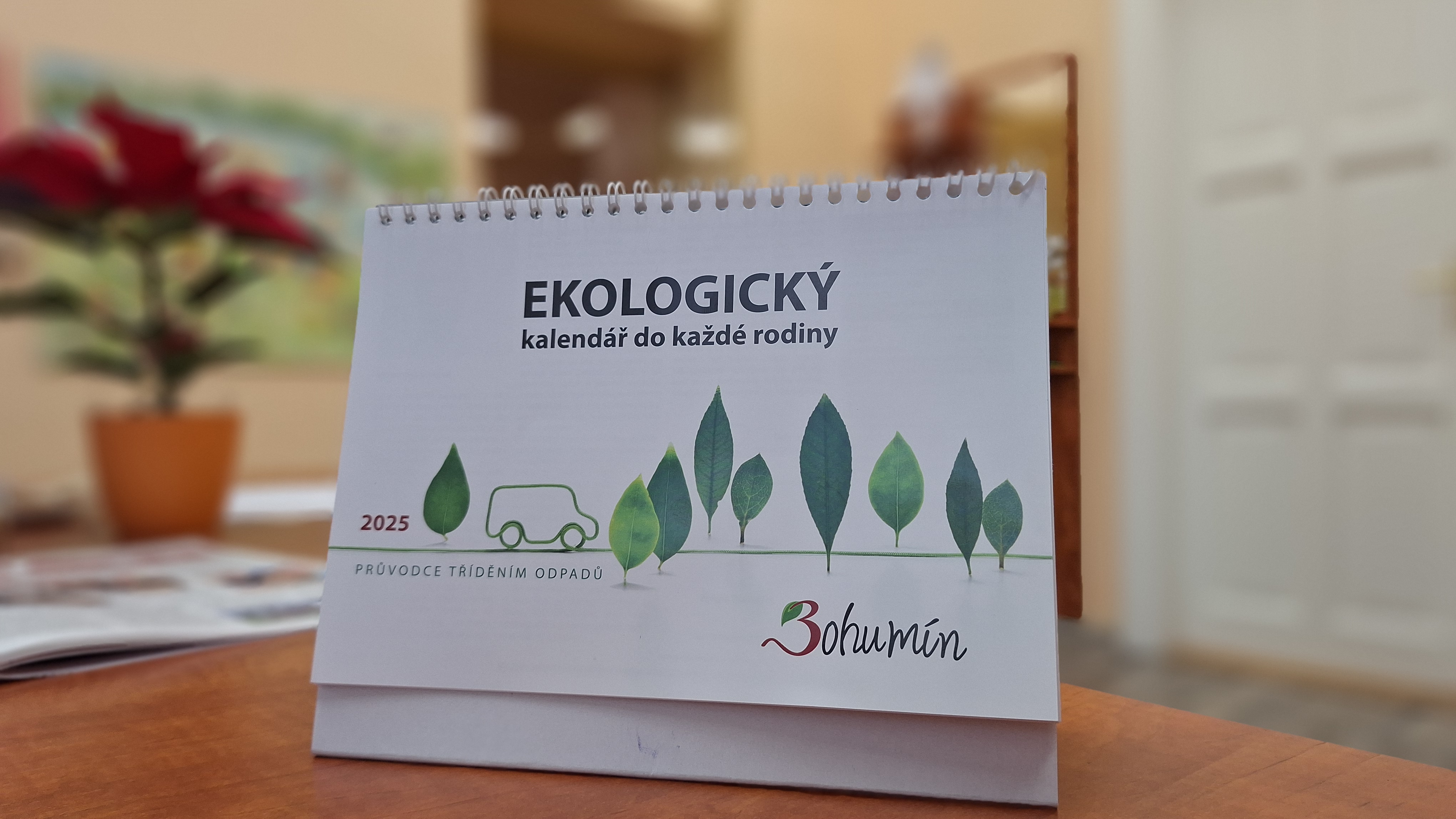 Ekologický kalendář pro rok 2025 je na světě, radnice zahájila jeho distribuci