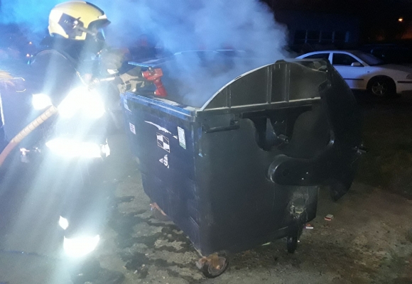 Na Silvestra požáry odpadních nádob, odpadu, křovin i travin