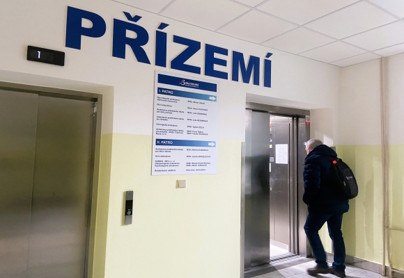 Bohumínská poliklinika má nový výtah, automatické dveře i moderní světla