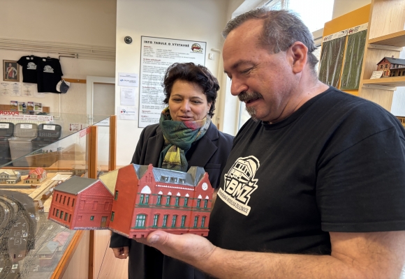 Miniaturní Bohumín na kolejích. Modelová železnice má nové dominanty